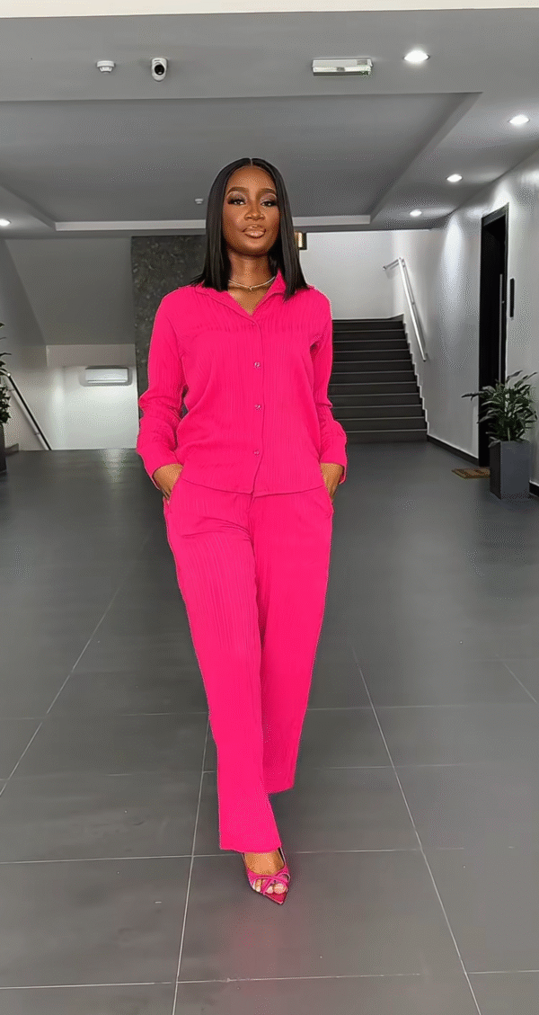 VAILO IN PINK